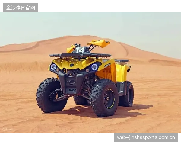 摩托越野起跳飞跃沙丘极具震撼力——荒野中的速度与呼吸