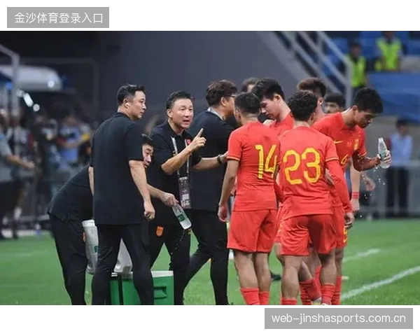 亚运男足半决赛第82分钟丢球：替补木塔力甫一人背锅？深度解析赛场与心理的博弈